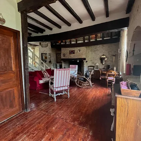 Casa de Férias Charmante Maison Avec Piscine En Pleine Campagne Bajamont