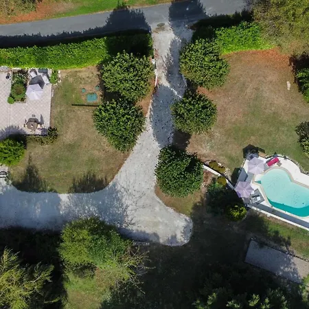 Holiday home Charmante Maison Avec Piscine En Pleine Campagne